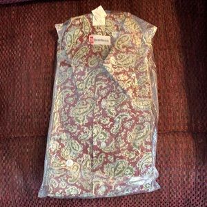 Vintage Bradlees maroon and green paisley poly-cotton long sleeve shirt